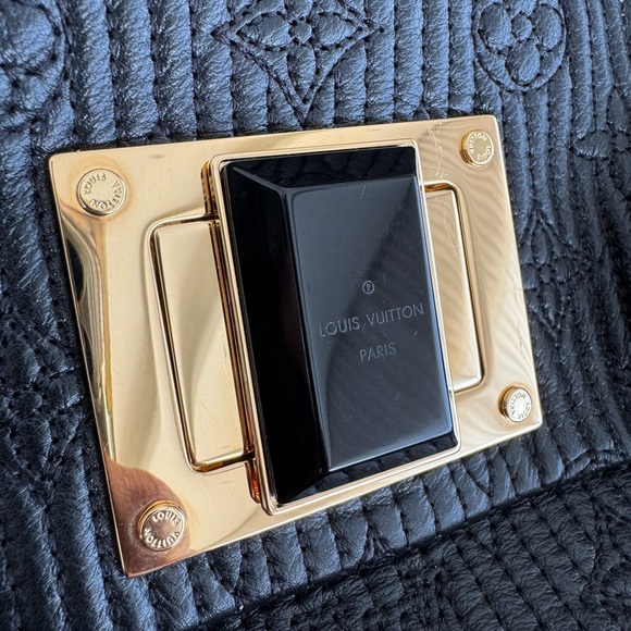 LOUIS VUITTON POCHETTE ALTAIR CUIR CLUTCH - Picture 3 of 11